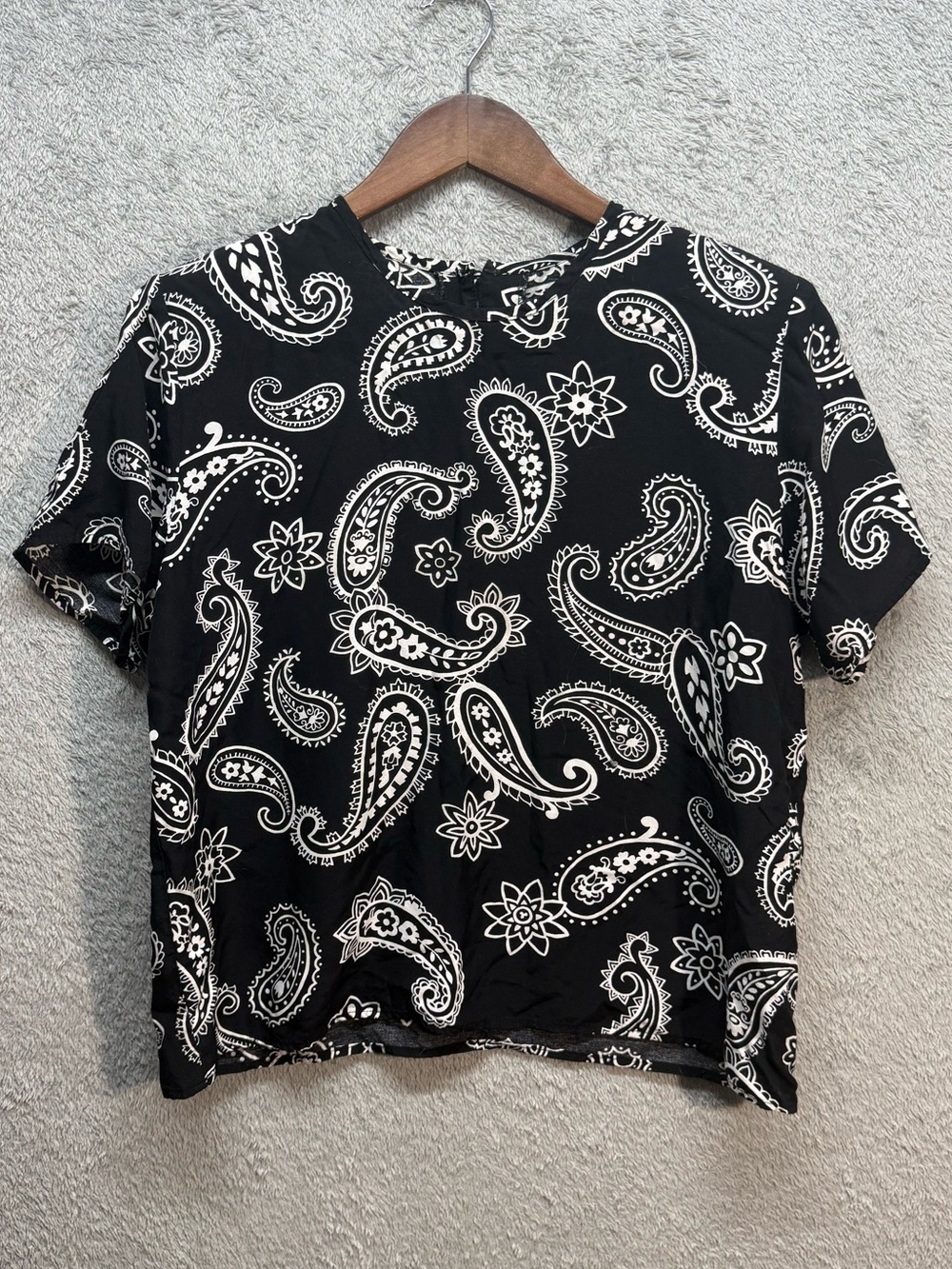 Vintage Clio Black and white Paisley Rayon Blouse with shoulder pads